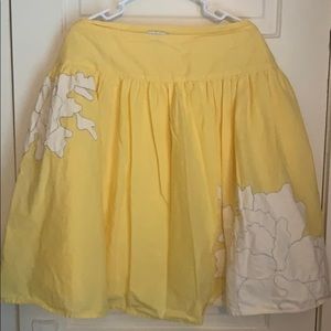Yellow with white flower skirt Size 22